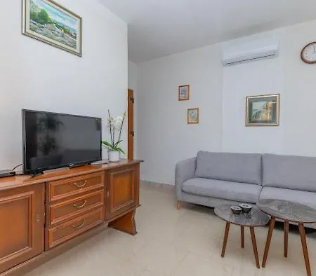Roza Apartment Baska Voda
