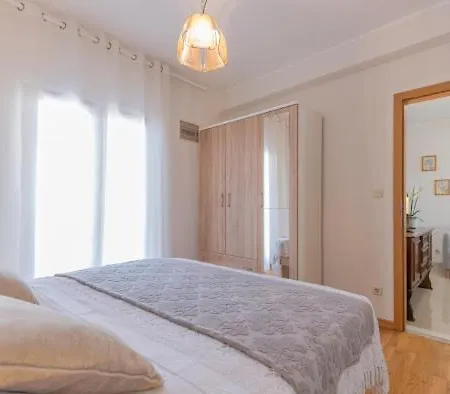 Apartament Roza *