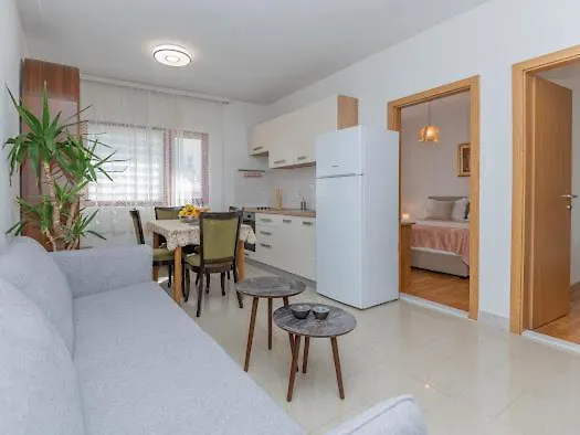 Apartamento Roza Baška Voda